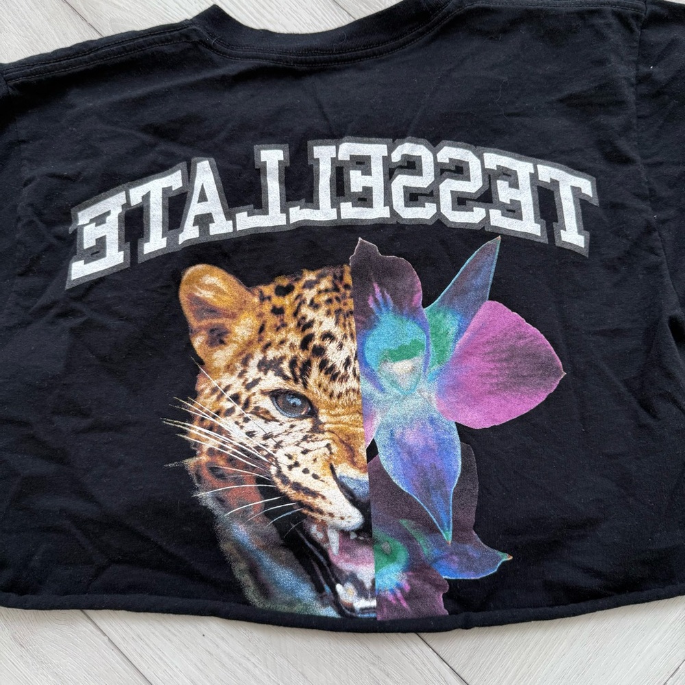 🖤 Aritzia La Notte Black Crop Top with Bold Graphic Design